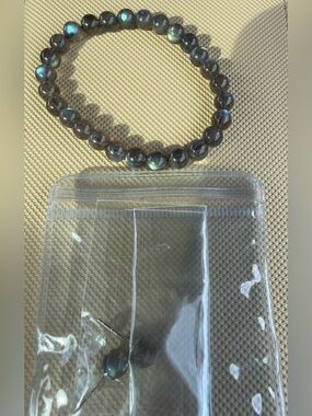 Labradorite Beaded Stretch Bracelet - Iridescent Gray Blue